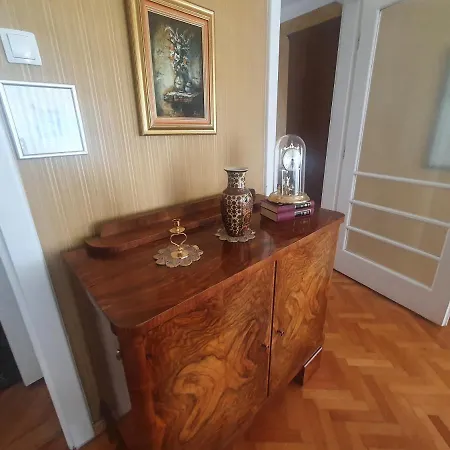 Vijecnica Tuzlaks * Sarajevo